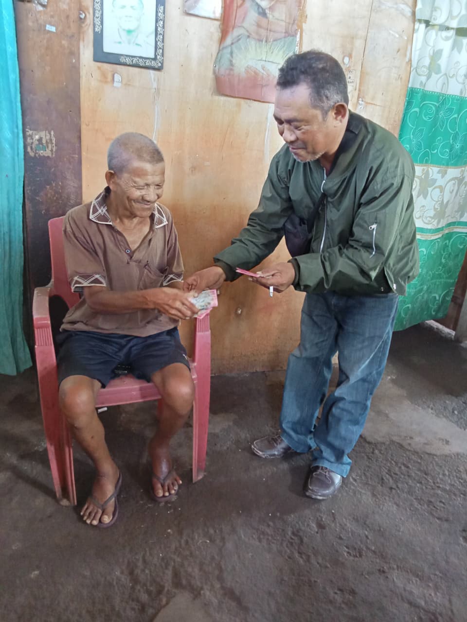 Memberi Bantuan